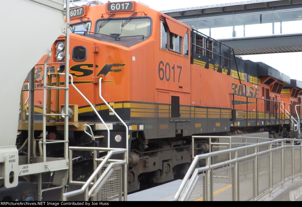 BNSF 6017